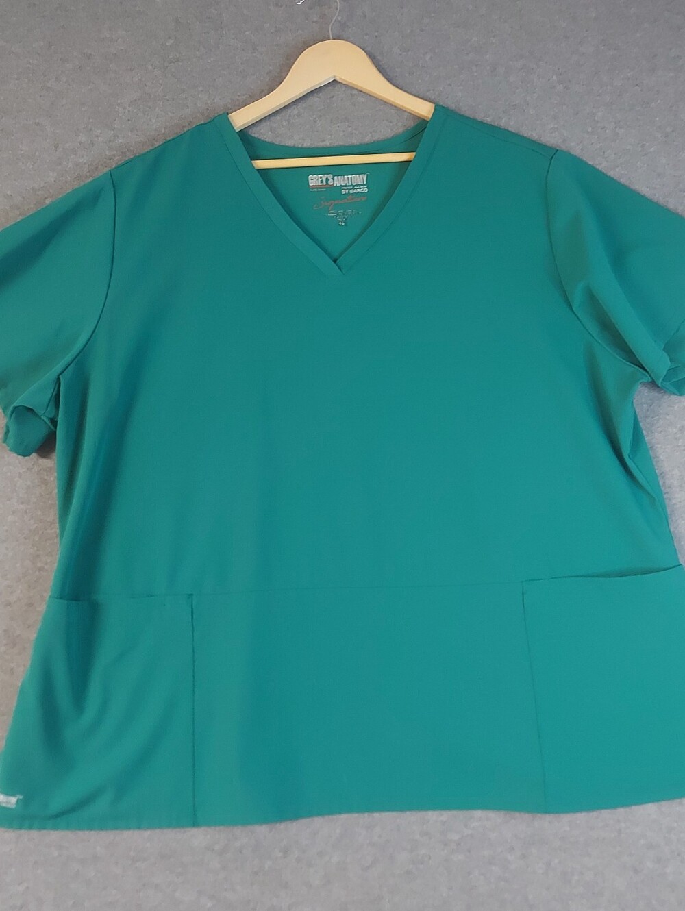 Grey's Anatomy by Barco Signature Scrub Top 4XL Green V-Neck